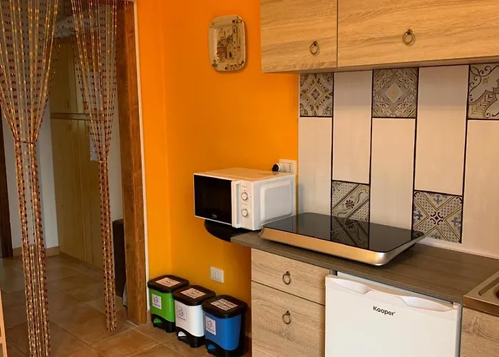 לינה וארוחת בוקר Butterflies Rest 3*